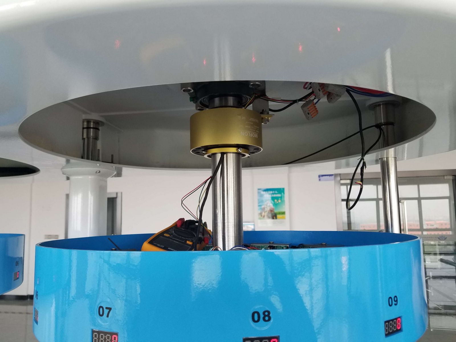 ���׻���